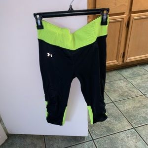 Under Armour work out pants 🍏